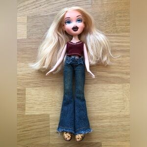 Gorgeous Vintage Y2K 2003 Cloe Style It! Bratz Doll